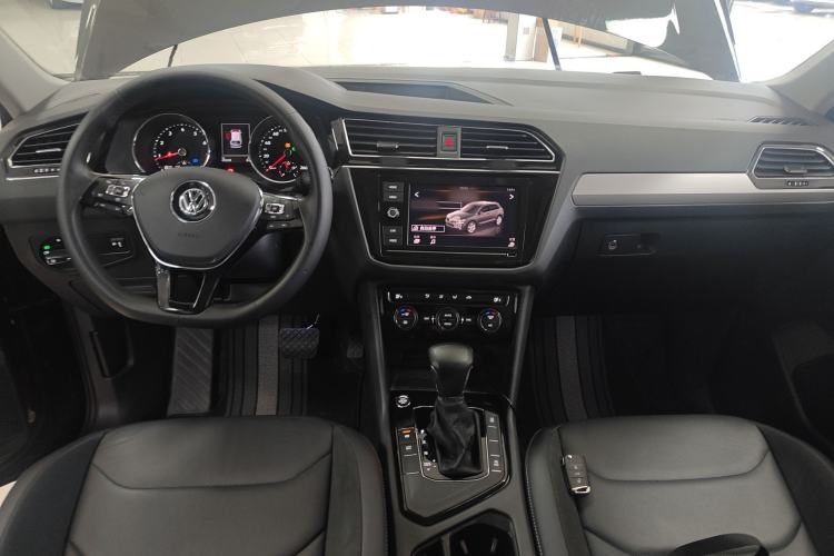 Used Volkswagen Tiguan L 2019 330TSI Automatic Two-Wheel Drive Panoramic Comfort Edition China V Standard
