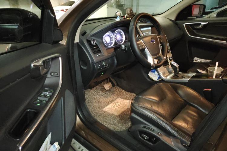 Used Volvo XC60 2013 T6 AWD Comfort Edition