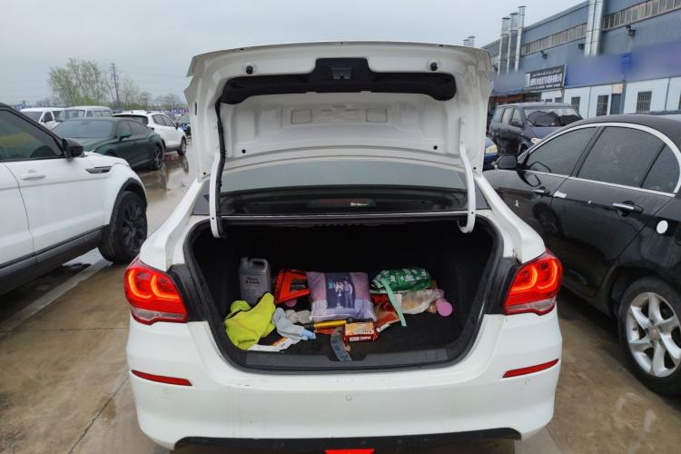 Used Chevrolet Cavalier 2019 320 Automatic Xinyue Edition Trunk