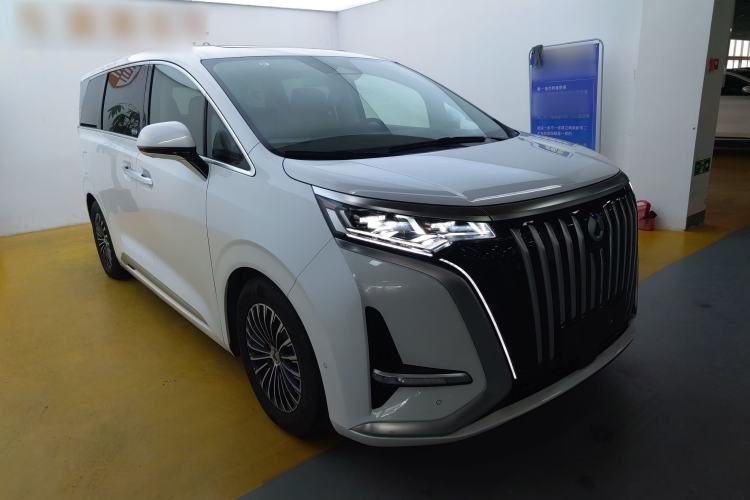 Used Denza D9 2024 EV 600 Four-Wheel-Drive Flagship Model Front Right 45 Deg