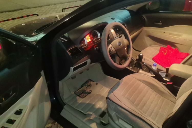 Used Bestune B50 2013 1.6L manual Partner Edition Driver Seat