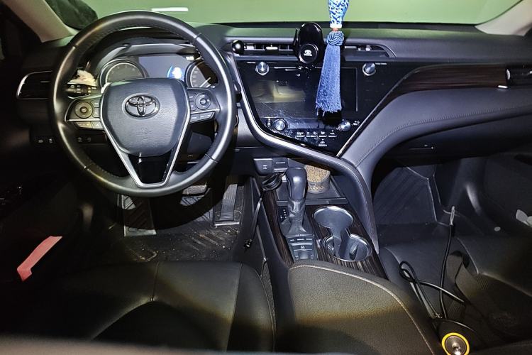 Used Toyota Camry 2019 2.5G Luxury Edition China VI Standard Center Console