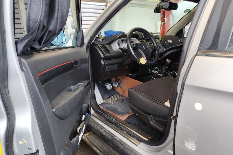 Used Land X8 2014 Explorer Edition 2.5T Diesel 4x4 Luxury Model Driver Seat