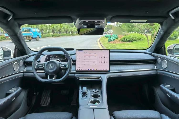 Used Zeekr 001 2026 95° All-Wheel-Drive Max Edition Center Console