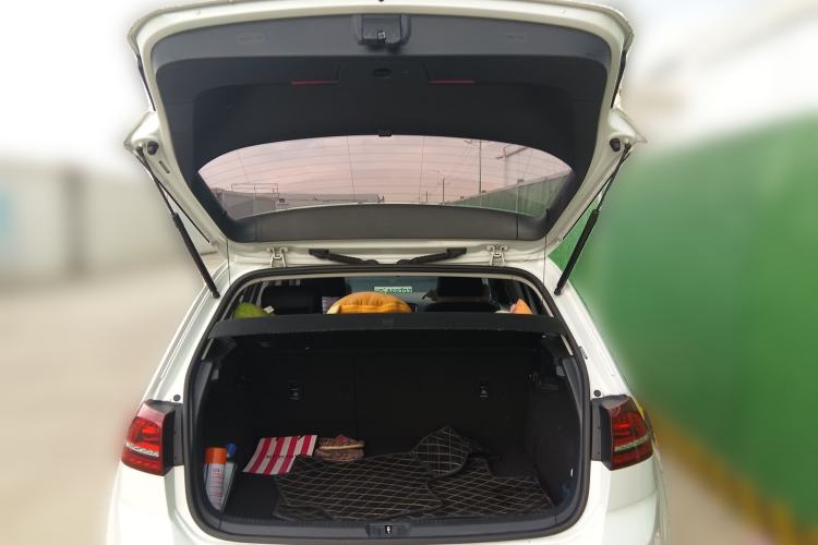 Used Volkswagen Golf 2017 230TSI Automatic Comfort Edition – Celebrating Milestone of One Million Units Trunk