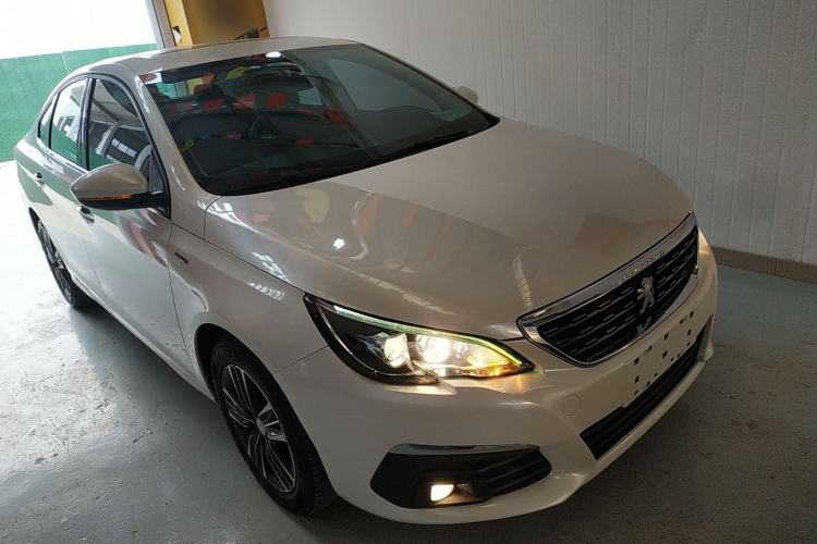 Used Peugeot 308 2018 230THP Automatic Luxury Edition Front Right 45 Deg