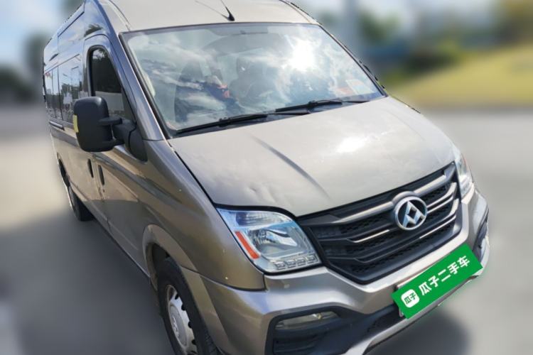 Used SAIC MAXUS Xintu V80 2018 2.5T 6-Speed Manual Aowentong Long-Wheelbase Mid-Roof 7/10-Seater