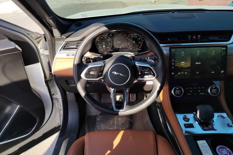 Used Jaguar F-PACE 2024 P250 R-Dynamic SE
