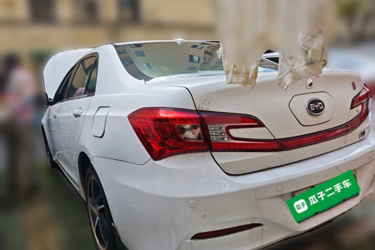 Used BYD Qin New Energy 2014 1.5T Cool Black Knight Flagship Model
