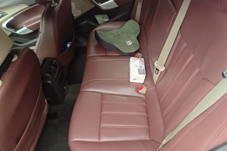 Used Buick Regal 2011 2.4L SIDI Elite Edition Left Rear Seat