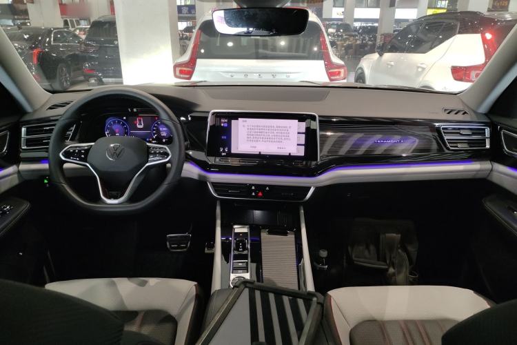 Used Volkswagen Teramont X 2024 380TSI Four-Wheel Drive Longxiang Edition Center Console