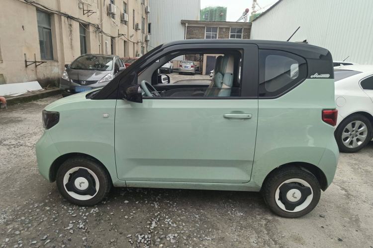 Used Wuling Hongguang MINIEV 2021 Macaron Sandwich Model 120 km Lithium NMC