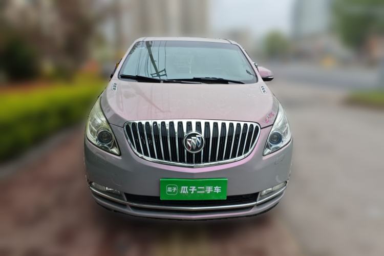 Used Buick GL8 2013 3.0L GT Luxury Business Haoya Edition Front