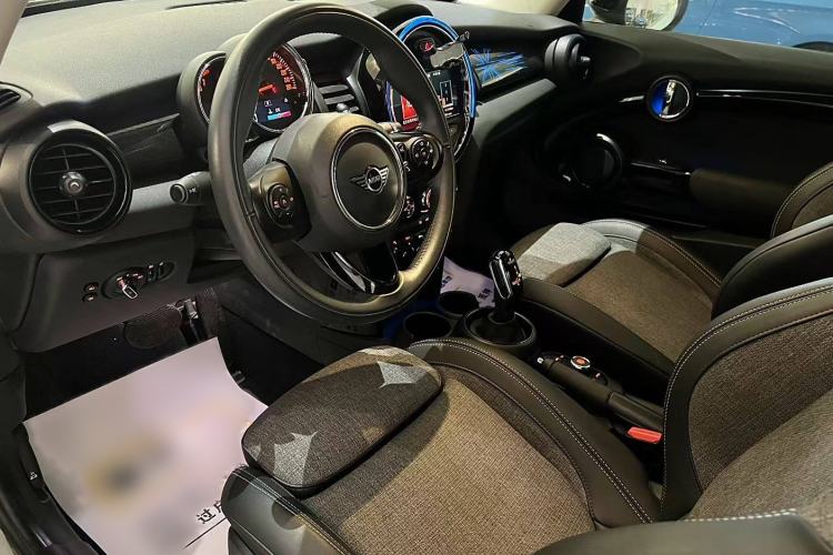 Used MINI MINI 2019 1.5T COOPER Classic Edition