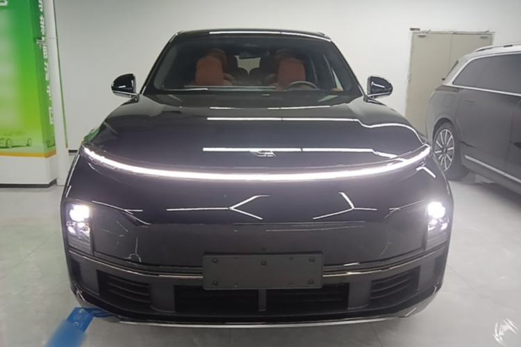 Used Li Auto L8 2024 Pro Model
