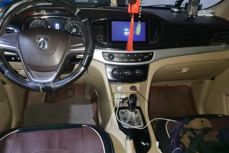 Used Baojun 730 2014 1.5L manual Comfort version 7 seats