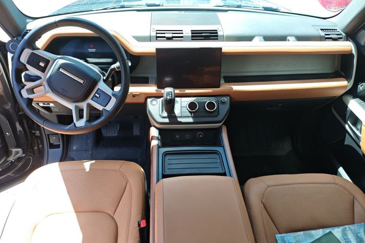 Used Land Rover Defender 2023 Revised Version 90 3.0T P400 Dark Edition Center Console