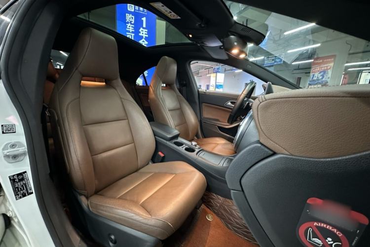 Used Mercedes-Benz CLA 2014 CLA 260 4MATIC Interior 5