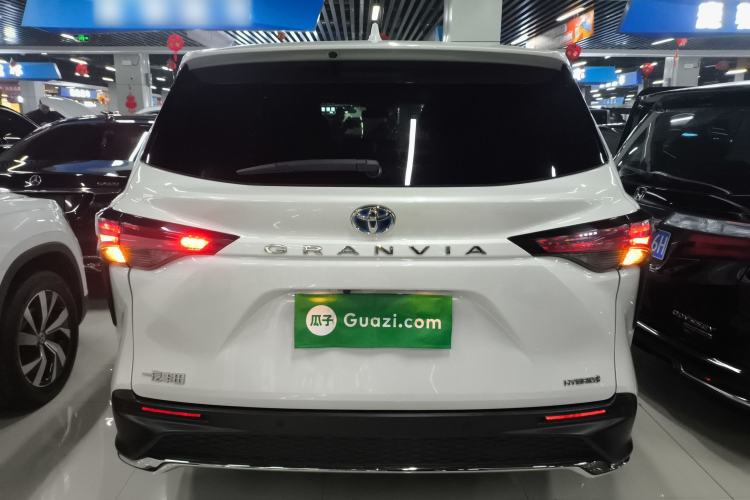 Used Toyota Granvia 2024 2.5L Hybrid Comfort Edition
