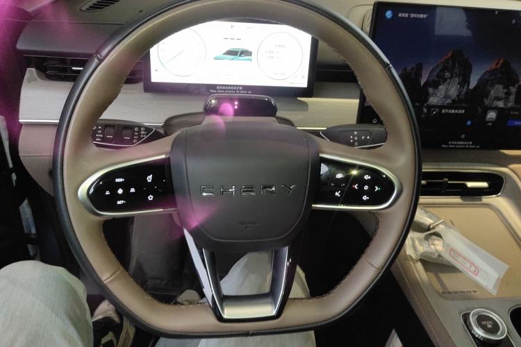 Used Chery Tiggo 8 PLUS C-DM 2025 1.5T 116 km Prestige Version 5 Seats Steering Wheel