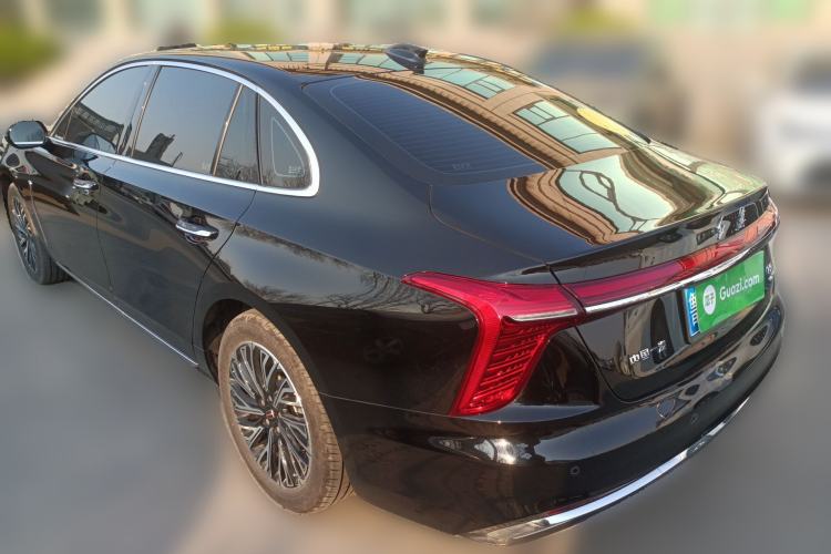 Used Hongqi H5 2025 2.0T Automatic Flag Edition – 500 000 Units Commemorative Version
