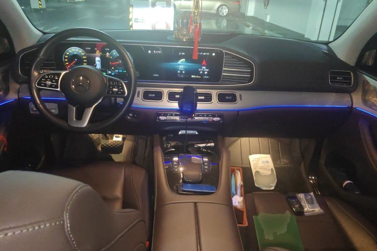 Used Mercedes-Benz GLE 2022 Refreshed GLE 450 4MATIC Stylish Edition Center Console