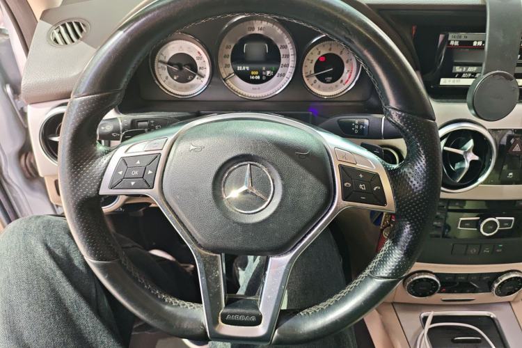 Used Mercedes-Benz GLK-Class 2015 GLK 260 4MATIC Fashion Edition Ultimate Version
