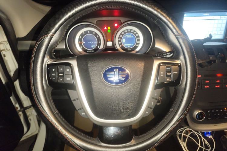 Used Bestune X80 2013 2.0L automatic luxury version