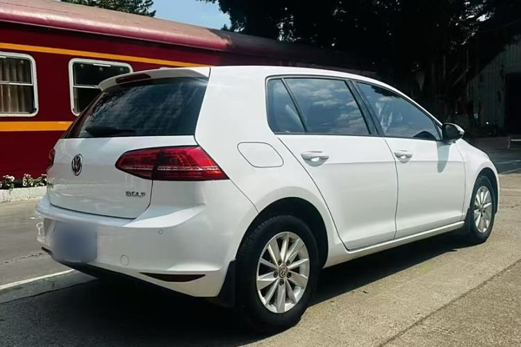 Used Volkswagen Golf 2016 1.6L Automatic Fashion Model