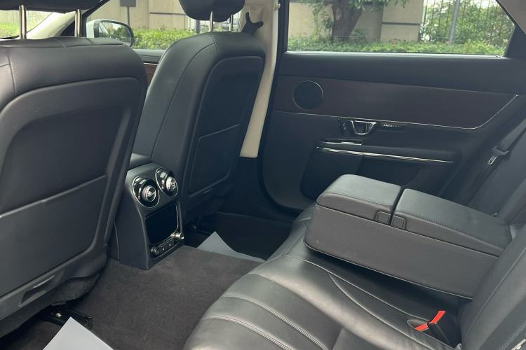 Used Jaguar XJ 2016 XJL 2.0T Two-Wheel-Drive Elegant Business Edition