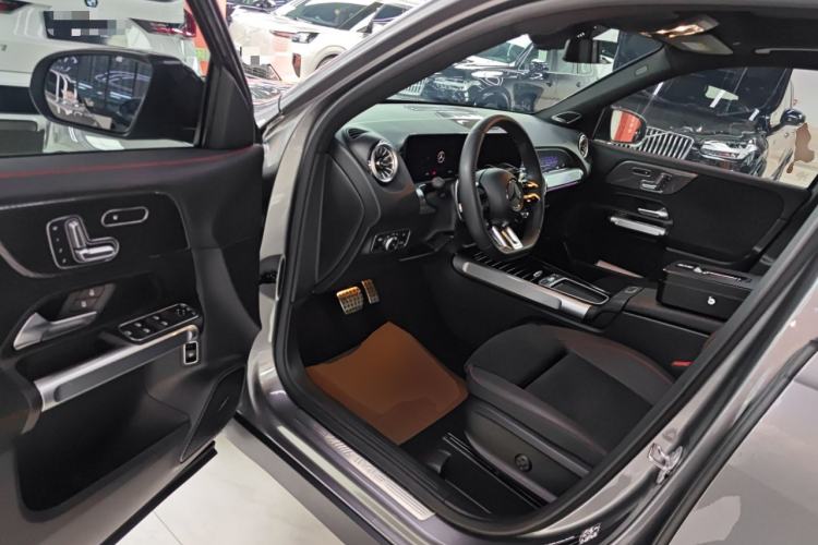 Used Mercedes-Benz GLB AMG 2024 AMG GLB 35 4MATIC Driver Seat