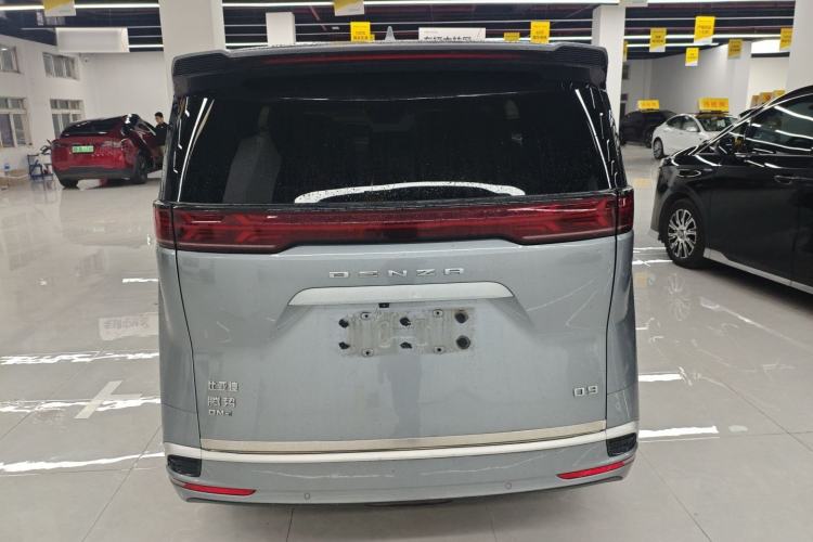 Used Denza D9 2022 DM-i 1040 Prestige Model