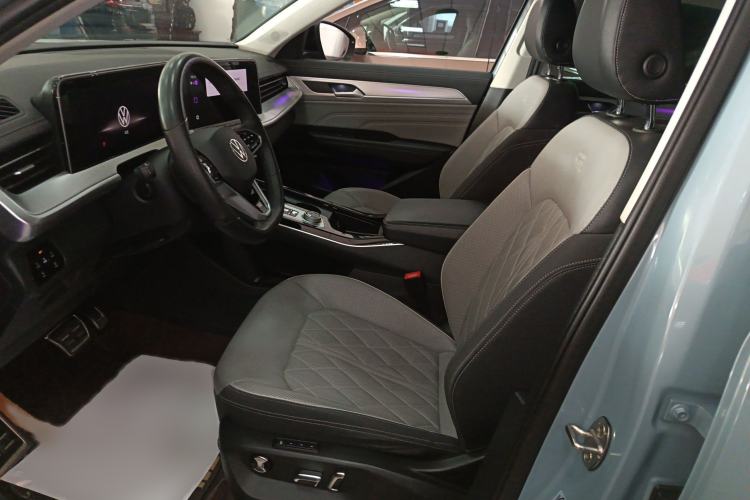 Used Volkswagen Tavendor 2023 380TSI Four-Wheel Drive R-Line Cruise Edition

