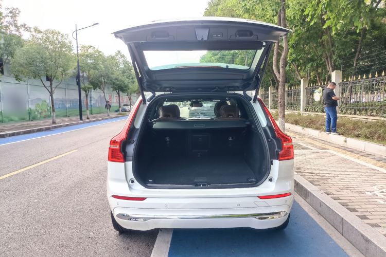 Used Volvo XC60 New Energy 2024 T8 Plug-in Hybrid Long-Range All-Wheel Drive Smart Luxury Edition