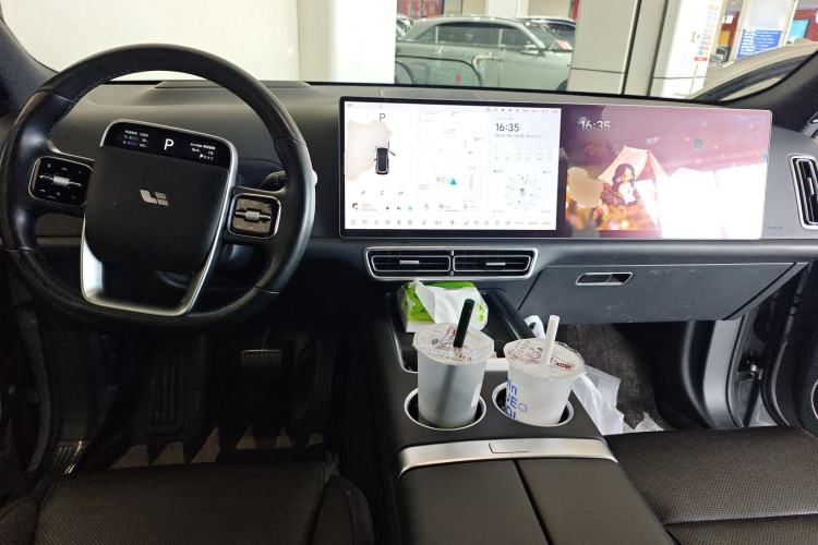 Used Li Auto L8 2023 Max model Center Console