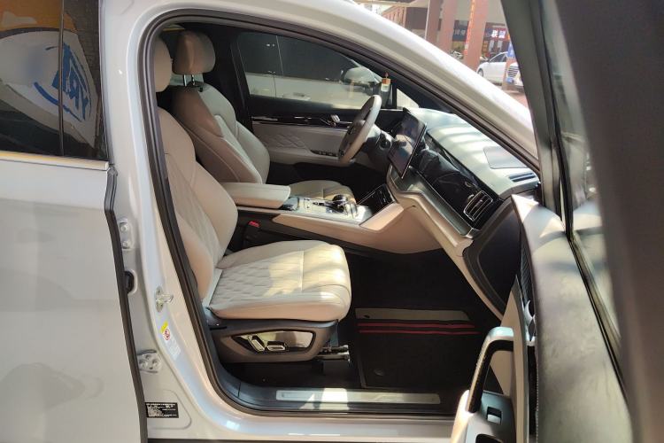 Used BYD Tang New Energy 2024 DM-i Glory Edition 112KM Prestige Model