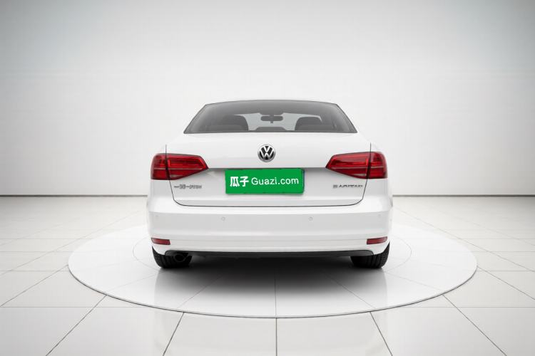 Used Volkswagen Sagitar 2017 230TSI Automatic Comfort Version
