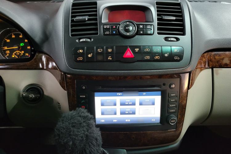 Used Mercedes-Benz Viano 2011 2.5L Navigator Edition Audio And AC Panel