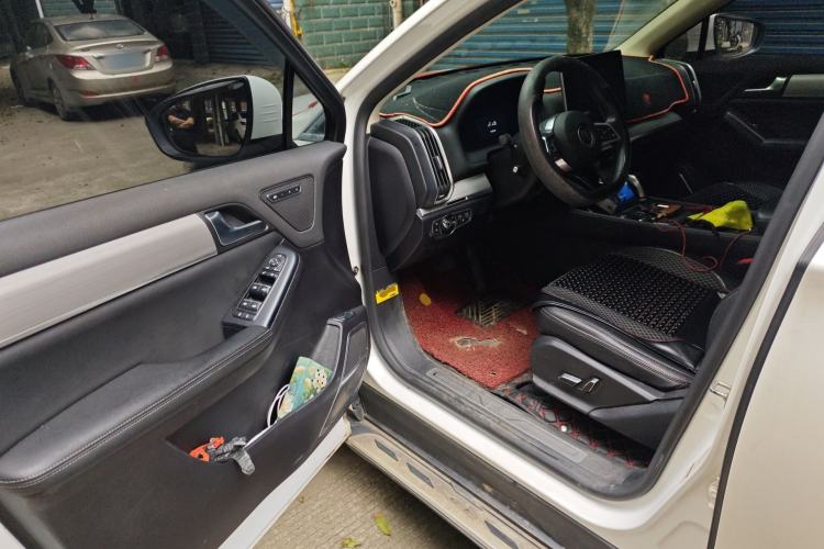 Used BYD Tang 2018 2.0T Automatic SmartConnect Prestige 7-Seater China V Standard Driver Seat