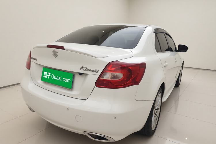 Used Suzuki Kizashi 2011 2.4L Two-Wheel Drive Luxury Navigation Edition
