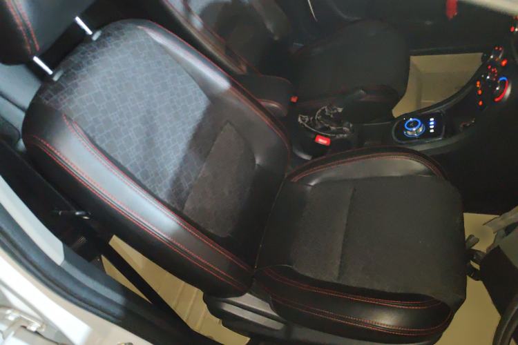 Used Cowin C3R 2015 1.5L AMT Gold Diamond Edition
