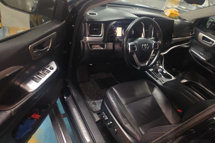 Used Toyota Highlander 2017 2.0T Four-Wheel Drive Luxury Edition 7 Seats