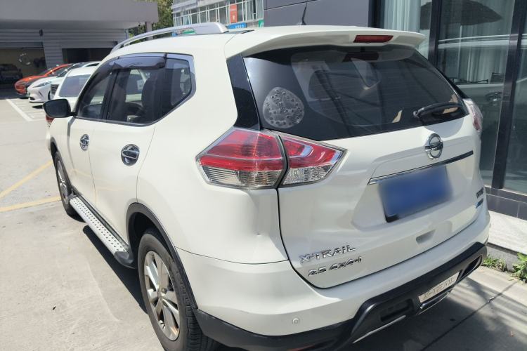 Used Nissan X-Trail 2014 2.5L CVT Leading Edition 4WD
