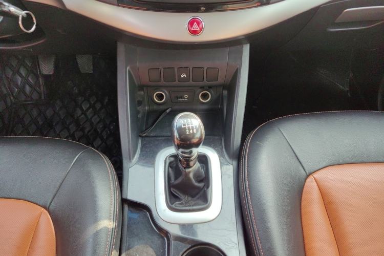 Used JAC Refine S5 2013 2.0T Manual New Edition