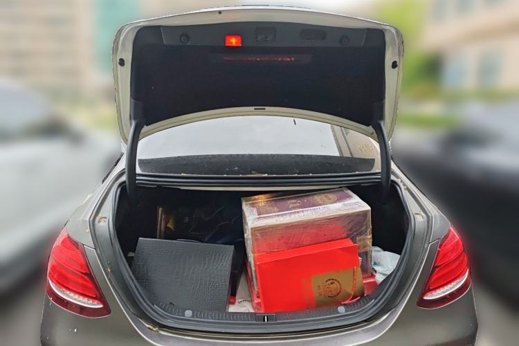 Used Mercedes-Benz E-Class 2016 E 300 L Sporty and Stylish Model
