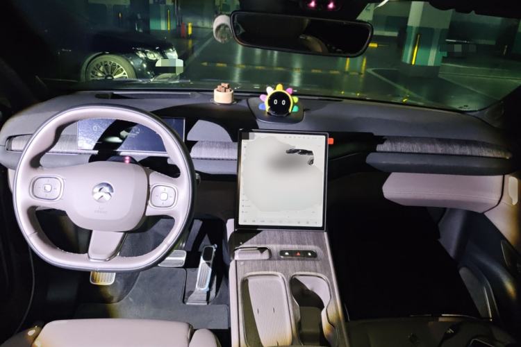 Used Nio ES7 2024 100kWh Signature Edition Center Console