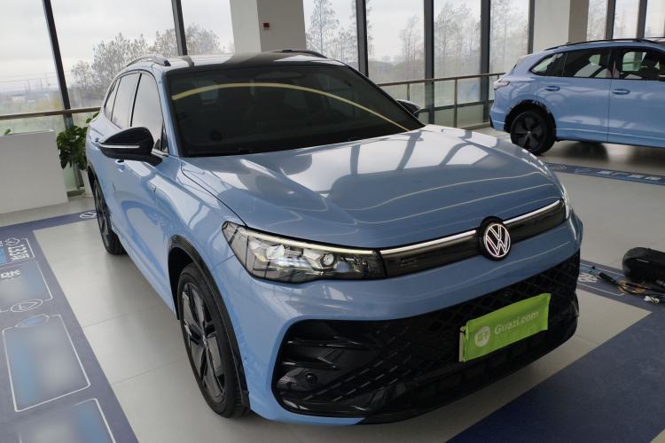 Used Volkswagen Tiguan L 2024 PRO 380TSI Four-Wheel Drive R-Line Smart Edition Front Right 45 Deg