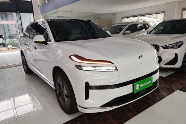 Used ONVO Luxeed L90 2025 Model—Ultra Six-Seater Version Front Right 45 Deg