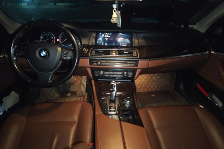 Used BMW 5 Series 2014 528Li Leading Model
