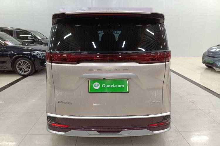 Used Denza D9 2024 DM-i 980 Four-Wheel Drive Prestige Model Rear